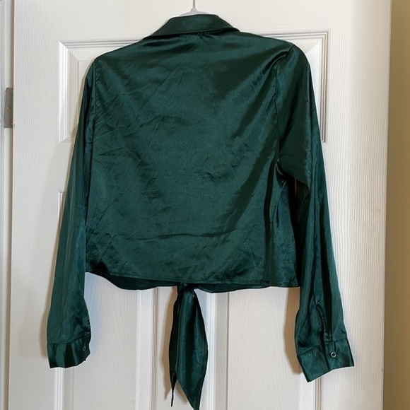 𝅺shein Crop Top Tie - Polyester Silky Green - M (6) - Picture 8 of 12